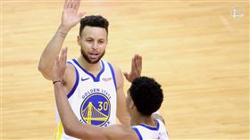 ▲柯瑞（Stephen Curry）三分線11投僅2中進帳18分。（圖／翻攝自勇士推特）