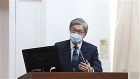 ClubHouse談股票  黃天牧：已專案研究近期語音社群平台ClubHouse蔚為風潮，投資人是否可能利用其語音資料無法留存的特性，在平台上開設股票論壇，鑽監理漏洞引發關注；金管會主委黃天牧15日在立法院表示，櫃買中心及證交所已成立專案小組研究。中央社記者張皓安攝  110年3月15日