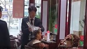 80歲老翁狂跑「美容院」！3年消費1024萬　家屬嚇傻（圖／翻攝自網易新聞）