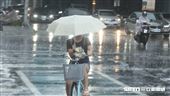 明雨勢最強半邊台灣濕　這天放晴熱飆33度