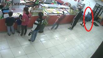 獨／對街友散大愛　便當店讓網友暖爆