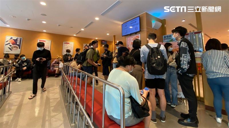 鮭魚打回原形！北市：11人改回原名