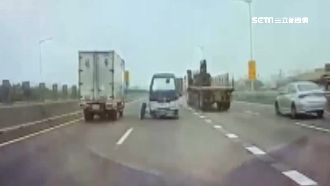 前車輪胎解體砸後車　國道宛如血滴子