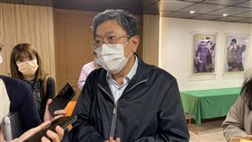 為何改為建議首長率先施打疫苗？傳染病防治諮詢會預防接種組（ACIP）召集人李秉穎說， 是為了「以昭公信」。（圖／記者簡浩正攝影）