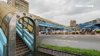 串聯4路口半世紀　基一信陸橋成歷史