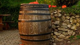 木桶,酒桶 示意圖/pixabay