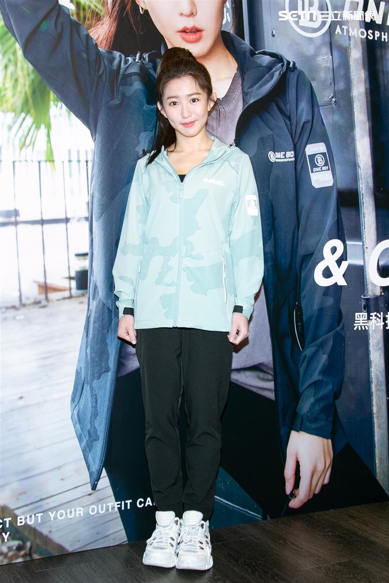 郭書瑤代言服飾擔任一日店長。（圖／記者楊澍攝影）