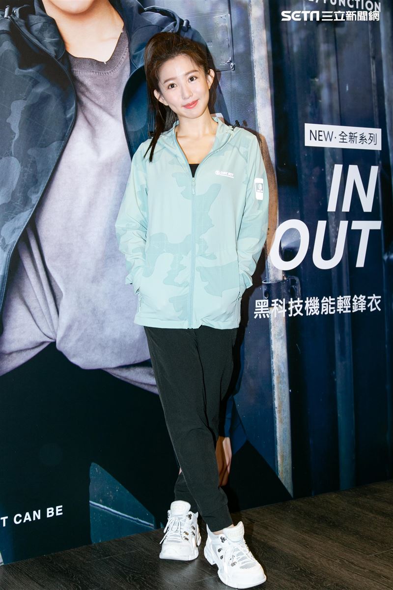 郭書瑤代言服飾擔任一日店長。（圖／記者楊澍攝影）