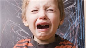 就像剛學習走路的幼兒，跌倒了、哭一下，還是會爬起來再繼續試著向前走；就算必須花時間等待孩子發展到一定的成熟度，只要我們願意陪伴、保持耐性，經過一段時間練習、調整適合的方法，相信慢慢就能突破難關。