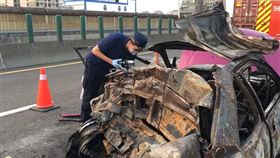 台61線西濱車禍，兩死，火燒車，砂石車追撞