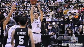 陳建銘此役攻下全隊最高20分，率領世新男籃首度闖進冠軍戰。（圖／記者劉家維攝影）