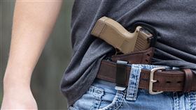 牛仔褲,黑幫,幫派,手槍（示意圖／翻攝自Pixabay）
https://pixabay.com/photos/gun-belt-carry-holster-gun-holster-5538605/