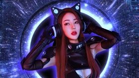 郭美美搖身一變成火辣DJ。（圖／翻攝自郭美May微博）