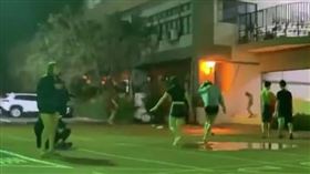 台南大學生「慶生砸水球」（圖／翻攝自Dcard）