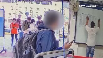 搭火車沒口罩遭糾正　男暴走砸破玻璃