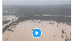 澳洲東南部今天遭遇另一波密集降雨，使雪梨北部「百年難得一見」的洪患更加惡化，數以千計民眾接獲命令撤離、200多間學校宣布停課。(twitter)