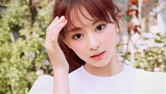 子瑜遭隊友欺負？左右狠扯15秒片曝