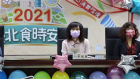 臺北市衛生局李碧慧副局長(左)表示北市衛生局會為民眾堅守住每道關卡。(照片提供/臺北市衛生局)