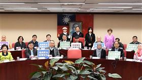 內政部22日召開第11屆宗教事務諮詢委員會第1次會議，包括佛教、道教、基督教、天主教、一貫道、回教、天理教等跨教派宗教團體都共同與會。（圖／內政部提供）