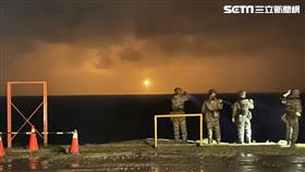 軍方連夜搜救F-5E戰機飛官潘穎諄下落。（圖／翻攝畫面）