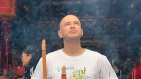 軍機墜毀！吳鳳憶起「犧牲英雄和家人」：謝謝這些偉大的人（圖／翻攝自吳鳳臉書）