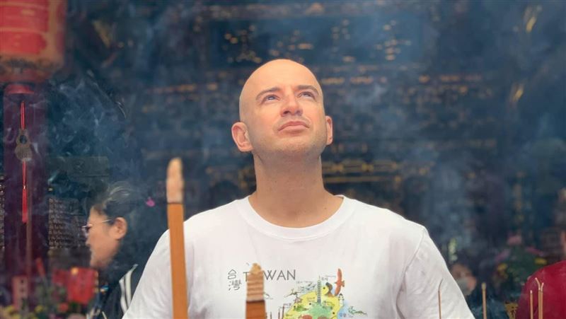 軍機墜毀！吳鳳難過：謝謝偉大的人