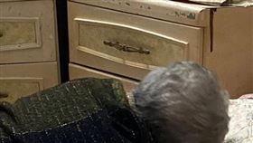 燙頭髮,婚禮,午睡,趴睡(翻攝自 Dcard)