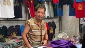 香港資深男星廖啟智/被誤傳淪落到擺攤賣衣服。微博