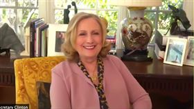 希拉蕊：美國將持續支持台灣防禦前美國國務卿希拉蕊．柯林頓（左）美東時間22日說，中國未來可能對台採取軍事行動，美國將持續支持台灣防禦。右為美國智庫外交關係協會會長哈斯。（取自外交關係協會視訊研討會）中央社記者尹俊傑紐約傳真  110年3月23日