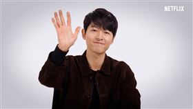 韓國男神宋仲基主演《黑道律師文森佐》。（圖／Netflix提供）