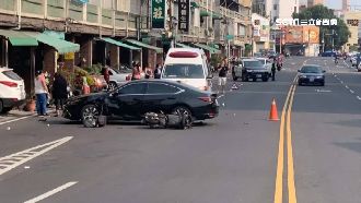 轎車違規迴轉釀禍　19歲騎士陷昏迷