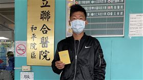 ▲曾俊欣23日率先施打疫苗。（圖／曾育德提供）