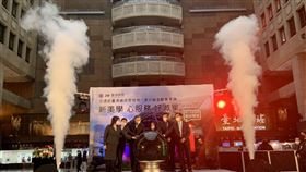 台鐵新售票機上路。（圖／記者陳宜加攝影）