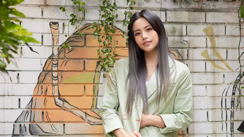 告別前東家　吳汶芳曝近況窩2坪小房