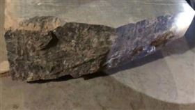 國寶級柳公權「神道碑」出土！　竟當場被怪手斬成2段(圖/翻攝自華商報微博)

