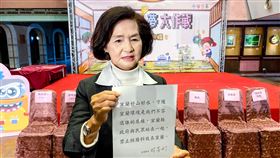 林姿妙簽聲明  堅決反對核廢料放宜蘭宜蘭縣長林姿妙並未參與連署「堅決反對核四啟封商轉及核廢料置放宜蘭」承諾書，但另外簽署「守護宜蘭」聲明，堅決反對核廢料放宜蘭，並強調核四啟封商轉是中央問題，若不安全的話宜蘭縣希望不要商轉。（宜蘭縣政府提供）中央社記者沈如峰宜蘭縣傳真  110年3月23日