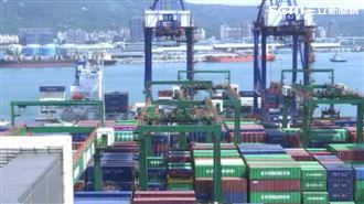 長榮貨輪狂卡百艘船！美學者警告後果