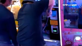 雙盜橫行嘉南　3分鐘搜刮兌幣機6萬