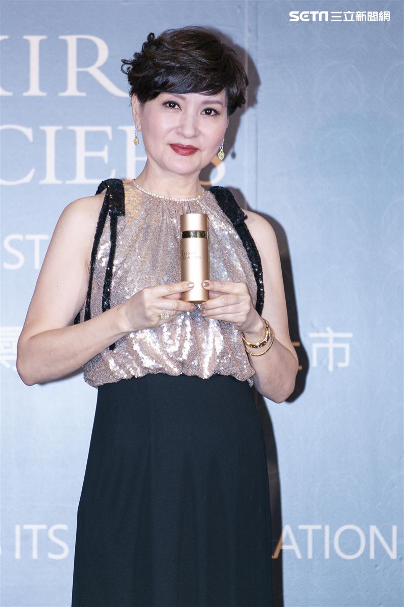 方芳芳出席Valmont屹麗系列歡慶20週年暨鎏金秘尋新品上市記者會。（圖／記者楊澍攝影）