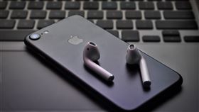 AirPods Pro,降噪,耳塞,噪音,睡眠,晚上,pixabay