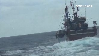 中國漁船越界捕撈　海巡強勢登檢逮人