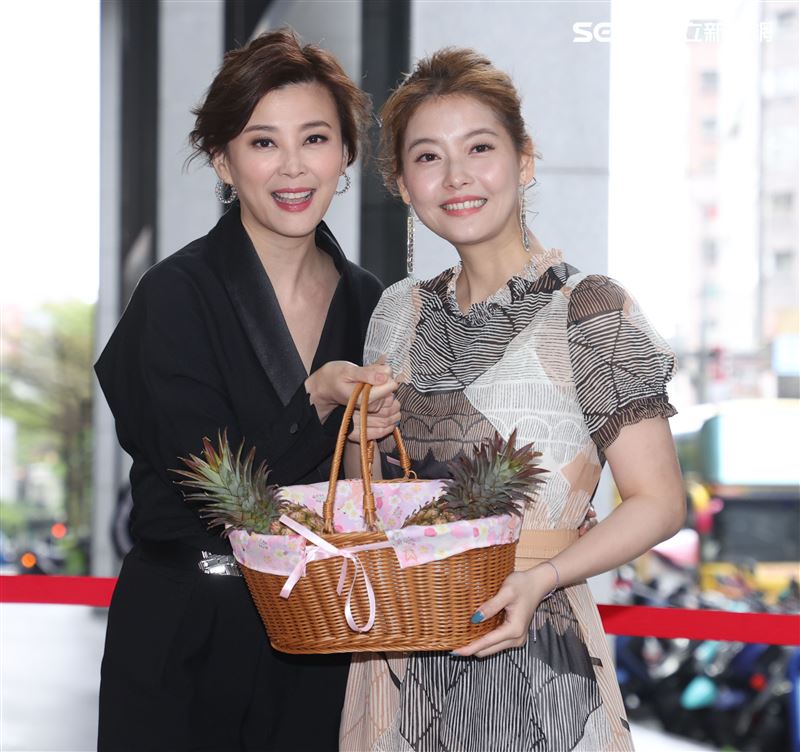 王樂妍投資開美容SPA店嘉賓方馨前往祝賀。（記者邱榮吉/攝影）