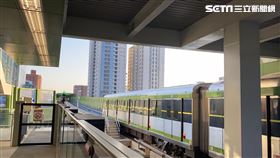 台中捷運綠線試營運，台中市長盧秀燕，接捷運到市政府上班(圖／記者潘靚緯拍攝)