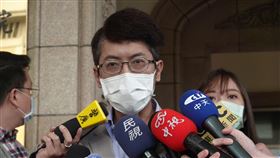 丁允恭性騷擾案  懲戒法院3/24宣判懲戒法院審理丁允恭案，3日召開言詞辯論庭。丁允恭（前）庭後受訪指出，他對在不宜場所（辦公室）從事不宜行為一直感到抱歉，但絕無監察院所指控的性騷擾。法院訂3月24日宣判。中央社記者林長順攝  110年3月3日