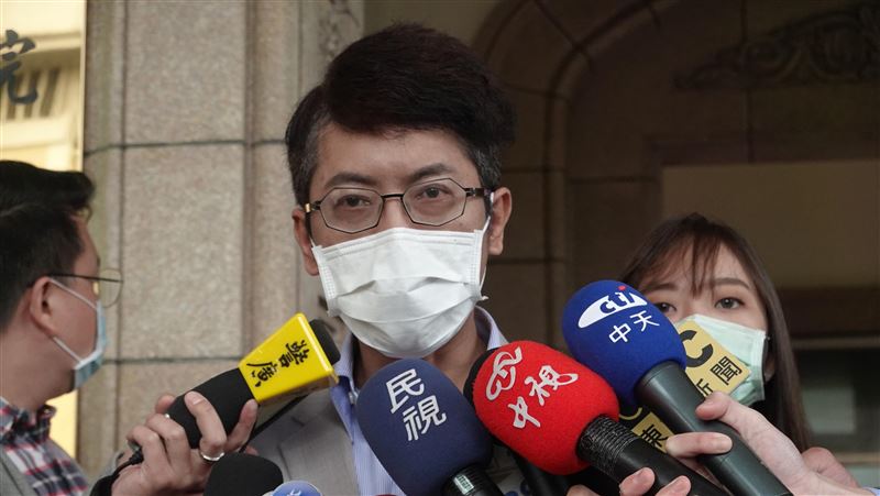 Y女墮胎被上銬？丁妻嗆：哪間醫院
