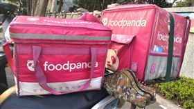 外送員奇聞怪事／熊貓超受小朋友歡迎。（圖／翻攝自外送員奇聞怪事）