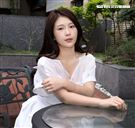 雞排妹鄭家純三立新聞網專訪。（記者邱榮吉/攝影）