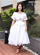 雞排妹鄭家純三立新聞網專訪。（記者邱榮吉/攝影）