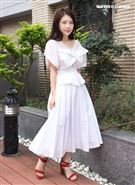 雞排妹鄭家純三立新聞網專訪。（記者邱榮吉/攝影）