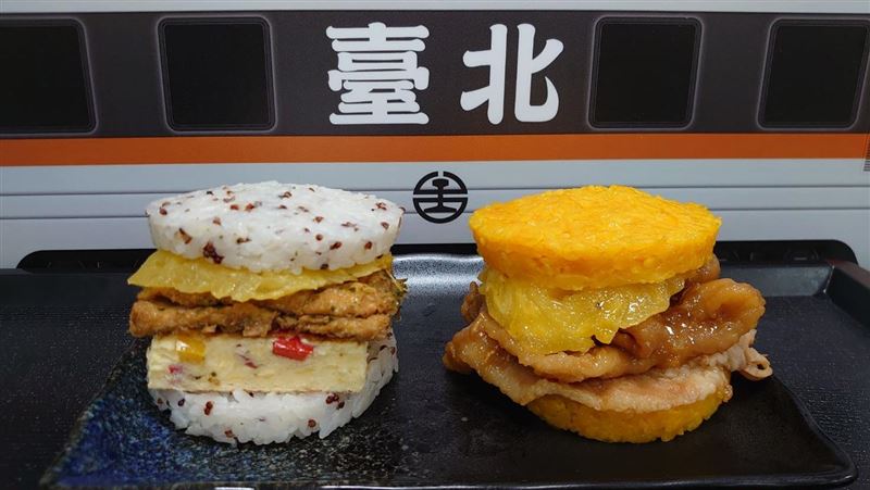台鐵「鳳梨米漢堡」　1天限量30份